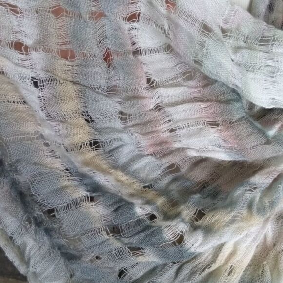 Gauzy‎ infinity scarf distressed 31" Lightweight White Gray Tan - Picture 3 of 5